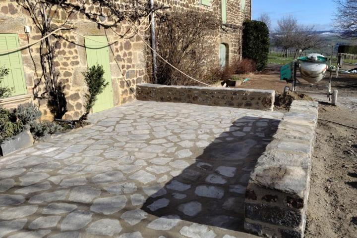 Nous réalisons divers travaux de maçonnerie.